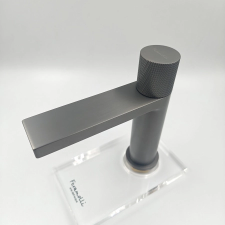Смеситель для раковины Feramolli Dante GS8822S, графит